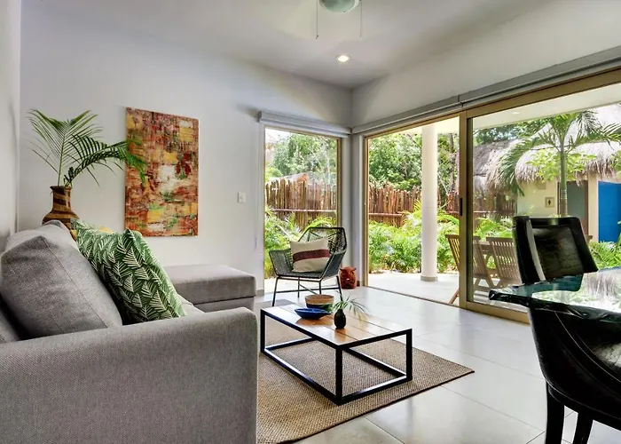 Apartamento Poolside Bliss With Private Terrace And Jacuzzi *