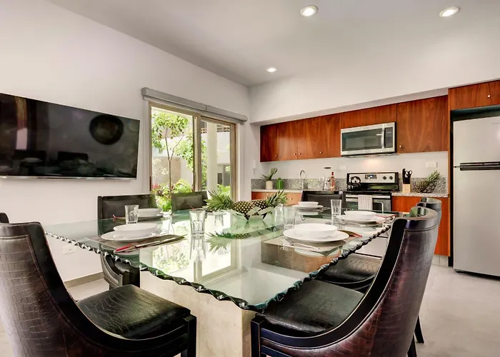 Apartamento Poolside Bliss With Private Terrace And Jacuzzi